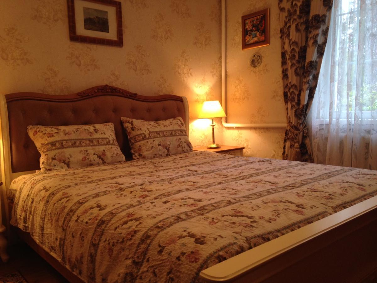 Domik V Lesy Guest House Lyutezh Exterior photo