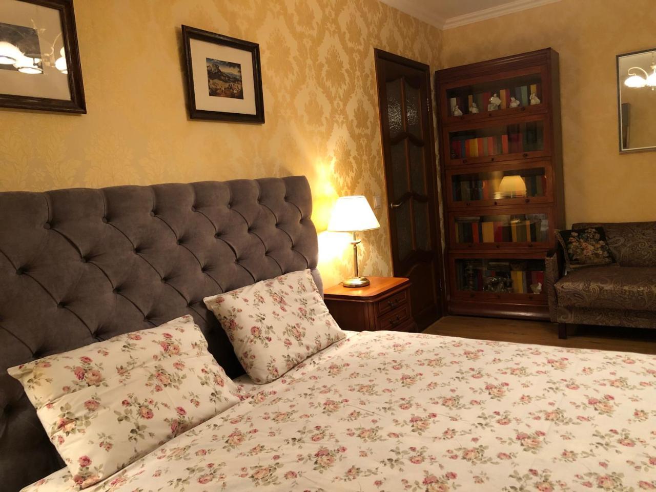 Domik V Lesy Guest House Lyutezh Exterior photo